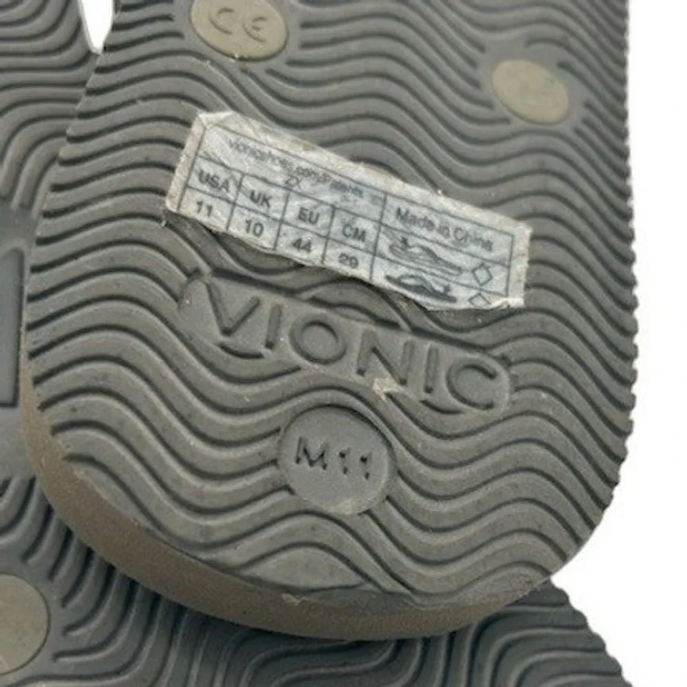 Vionic Beach Flip Flop Sandals Men's Size 11 Mud Rubber Topographic Slip On